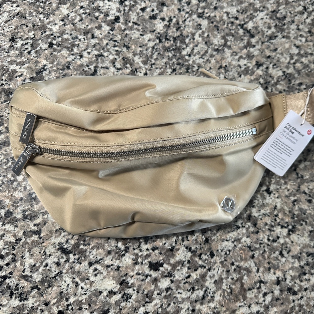 Lululemon City Adventurer Belt Bag 2.5L
Trench #0004